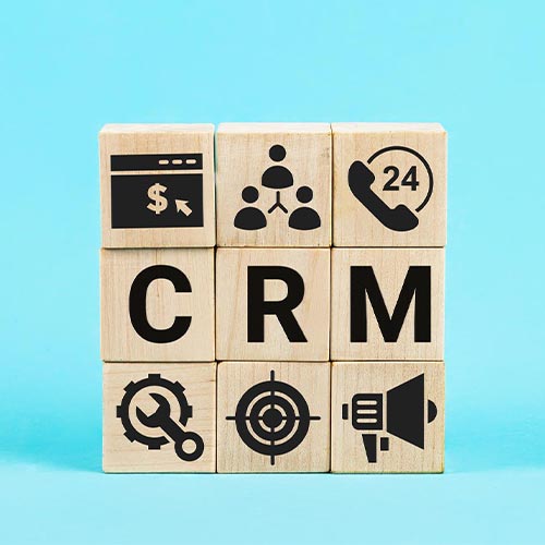 چگونه یک نرم‌افزار CRM رایگان را برای کسب‌وکارم انتخاب کنم؟